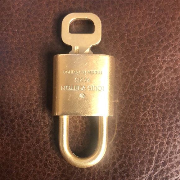 Louis Vuitton LV Gold Padlock Lock & Key 328 - Picture 5 of 11